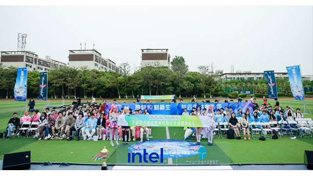 青春铸梦雨中燃，电竞盛宴成都行！雷神×万丽显卡为校园行成都站璀璨引航并圆满落幕，共谱青春华章！